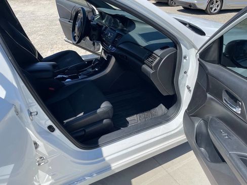 Used 2017 Honda Accord Sport image 35