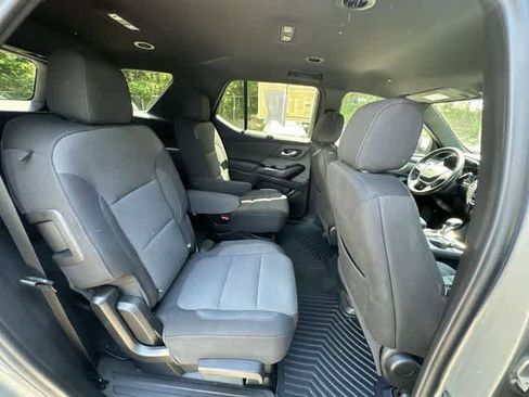 Used 2023 Chevrolet Traverse LT AWD/4WD image 23