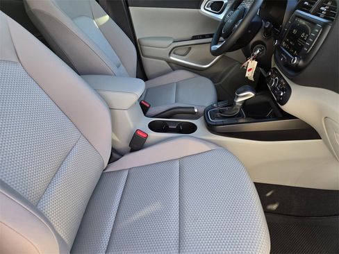 New 2025 Kia Soul LX w/ LX Technology Package image 10