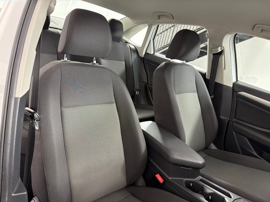 Used 2019 Volkswagen Jetta SE FWD image 23