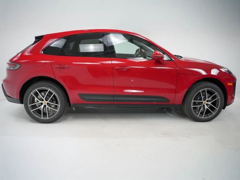 Used 2026 Porsche Macan AWD/4WD image 9