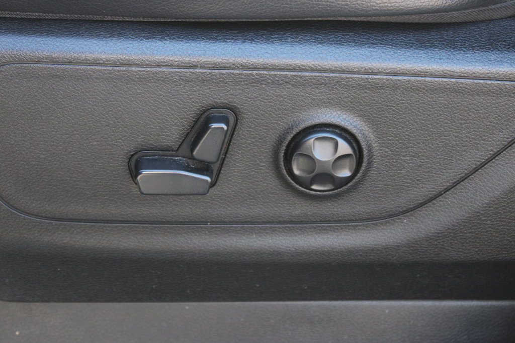 Used 2019 RAM 1500 Rebel w/ Rebel Level 2 Equipment Group AWD/4WD image 18