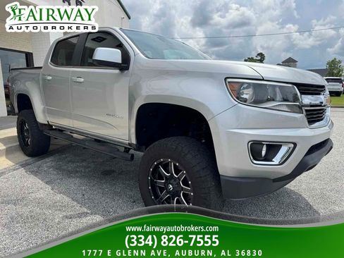 Used 2017 Chevrolet Colorado LT w/ LT Convenience Package RWD image 4