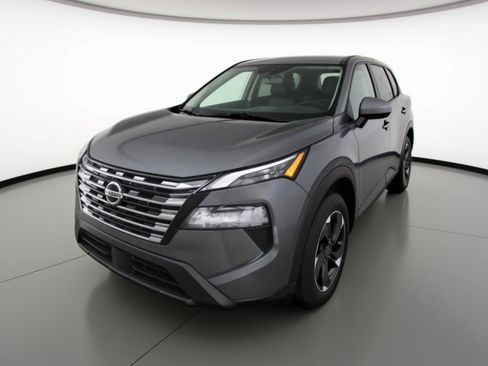 Used 2025 Nissan Rogue SV image 3