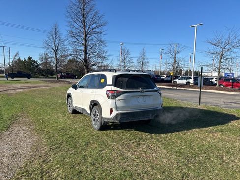 Used 2025 Subaru Forester Premium w/ Convenience Package #1 image 3