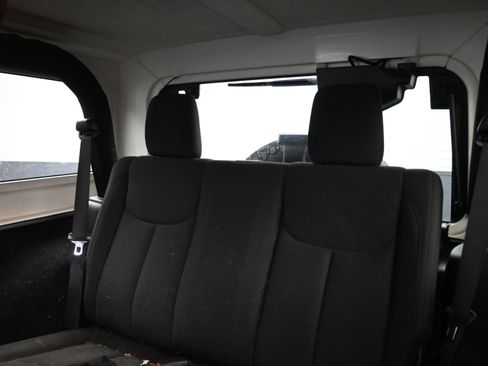 Used 2018 Jeep Wrangler Sport image 15