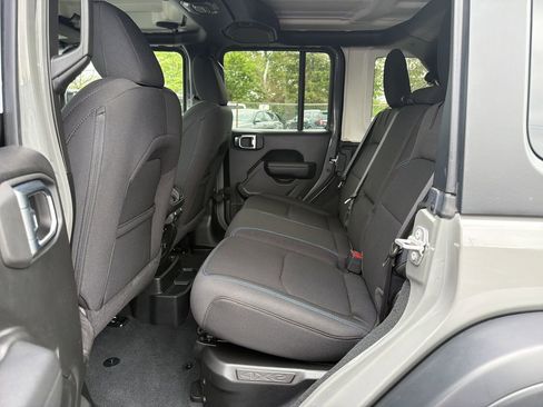 Used 2023 Jeep Wrangler Unlimited Rubicon 4xe w/ Cold Weather Group AWD/4WD image 14