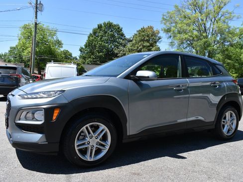 Used 2021 Hyundai Kona SE FWD image 2