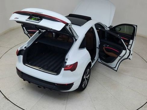 Used 2024 Audi Q8 e-tron Premium Plus w/ Premium Plus Package image 86