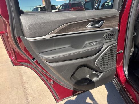 New 2026 Jeep Grand Cherokee Limited w/ Limited Altitude Package AWD/4WD image 17