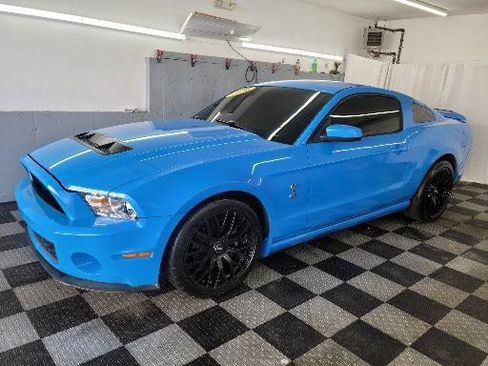 Used 2010 Ford Mustang GT RWD image 8
