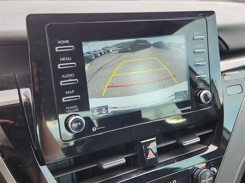 Used 2023 Toyota Camry SE image 8