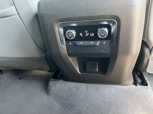 Used 2025 Chevrolet Tahoe Z71 w/ Comfort Package AWD/4WD image 16