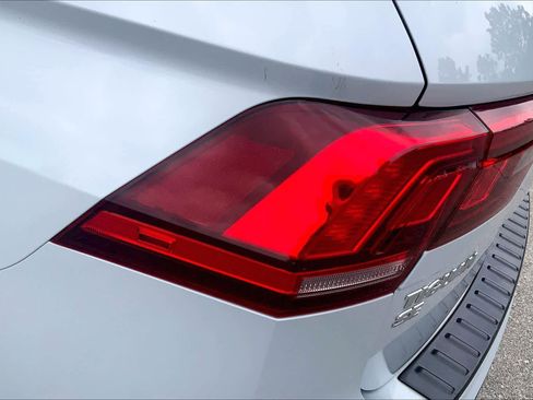 Used 2019 Volkswagen Tiguan SE image 29