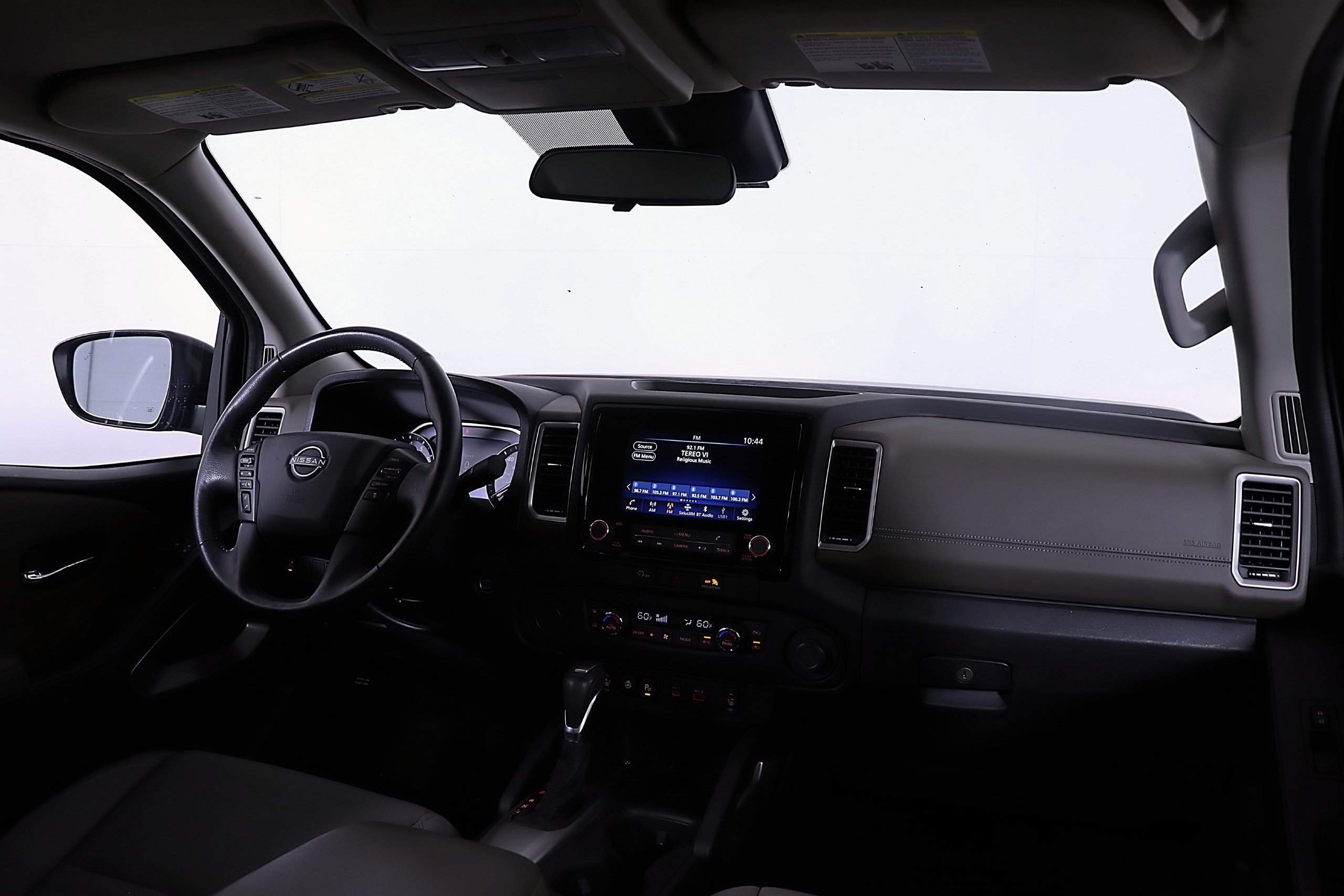 Used 2024 Nissan Frontier SV w/ SV Convenience Package RWD image 13