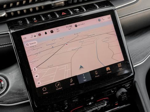 Used 2022 Jeep Grand Cherokee L Limited image 6