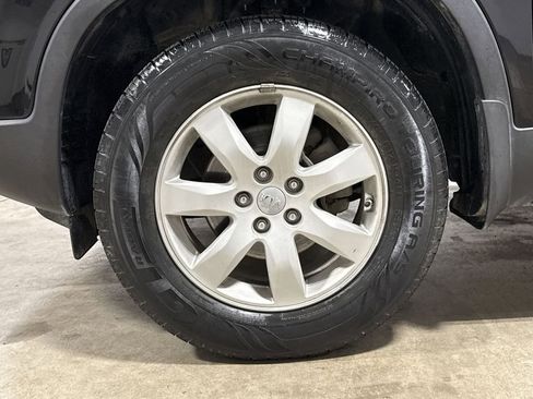 Used 2012 Kia Sorento FWD image 25