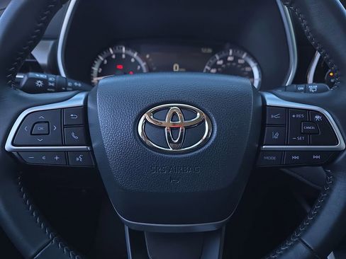 Used 2023 Toyota Highlander XLE image 20