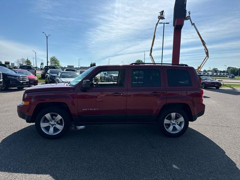 Used 2017 Jeep Patriot Latitude AWD/4WD image 2