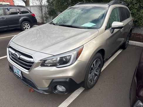 Used 2018 Subaru Outback 2.5i Limited image 1