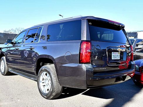 Used 2017 Chevrolet Suburban LT image 5