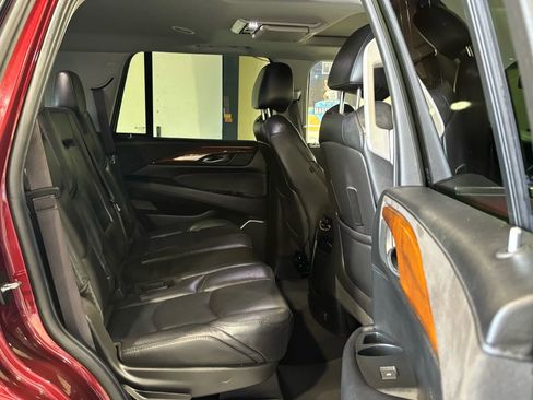 Used 2017 Cadillac Escalade Premium Luxury image 13