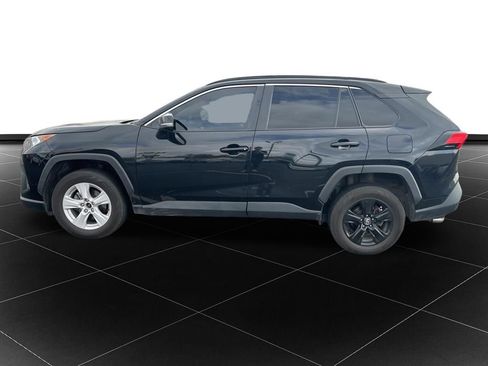 Used 2021 Toyota RAV4 XLE image 2