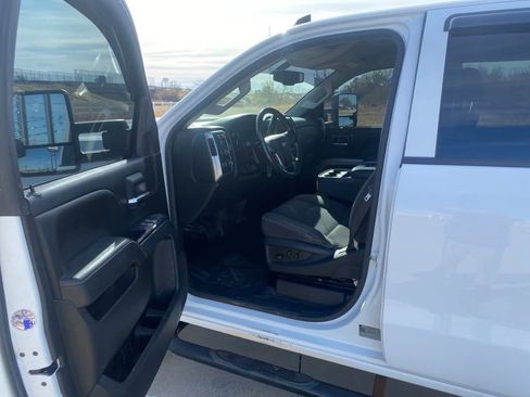 Used 2018 Chevrolet Silverado 3500 LT w/ LT Convenience Package image 14