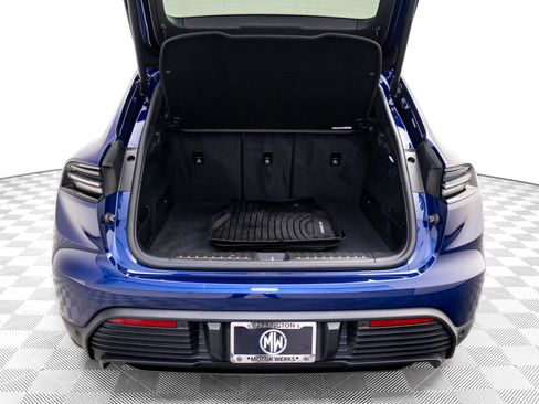 Certified 2025 Porsche Macan 4S Electric image 31