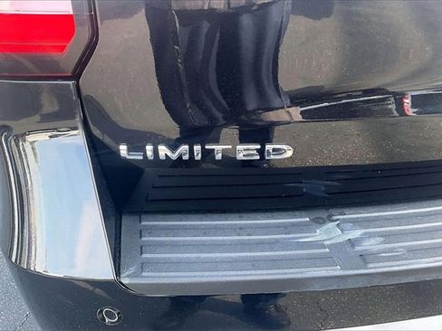 Certified 2023 Ford Expedition Limited image 8