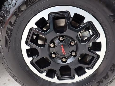 Used 2025 Toyota 4Runner TRD Off-Road image 40