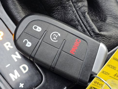 Used 2019 Jeep Cherokee Latitude Plus image 31