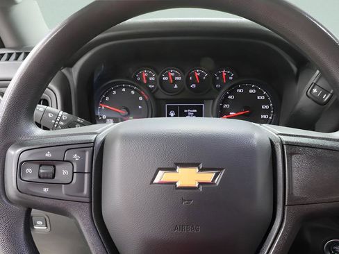 Used 2025 Chevrolet Silverado 2500 Custom w/ Custom Value Package image 13