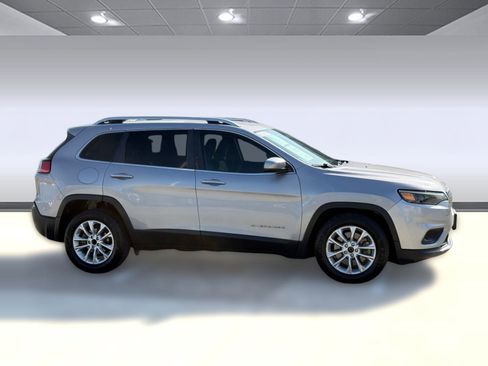 Used 2019 Jeep Cherokee Latitude w/ Popular Appearance Group image 7