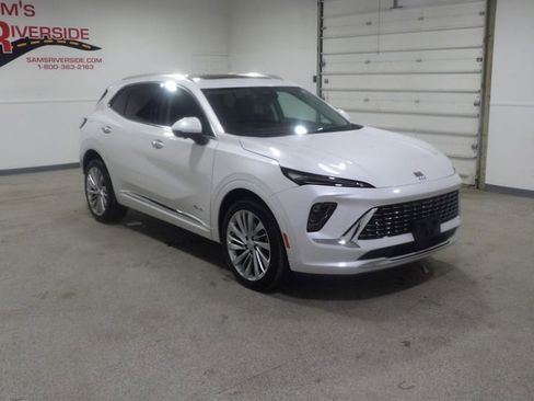 Used 2024 Buick Envision Avenir image 5