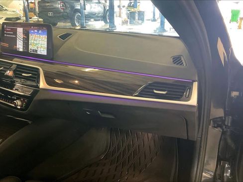 Used 2023 BMW 530i w/ Convenience Package RWD image 17