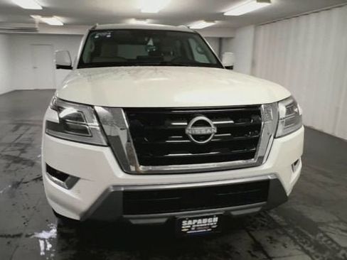 Used 2024 Nissan Armada SL w/ Captain's Chairs Package AWD/4WD image 3