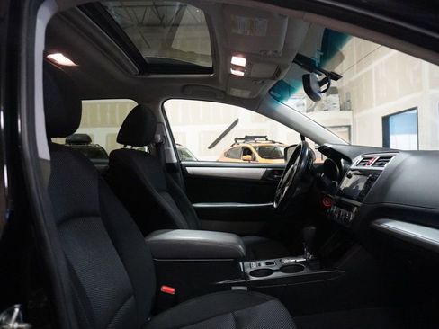 Used 2017 Subaru Outback 2.5i Premium image 7