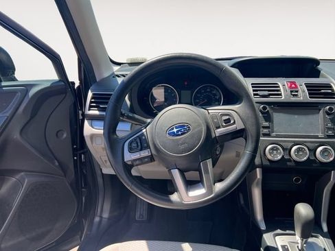 Used 2018 Subaru Forester 2.5i AWD/4WD image 12