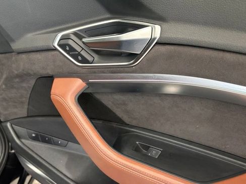 Used 2019 Audi e-tron Prestige AWD/4WD image 24