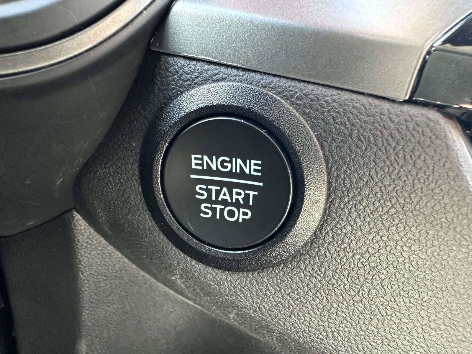 Used 2025 Ford Escape Active AWD/4WD image 21