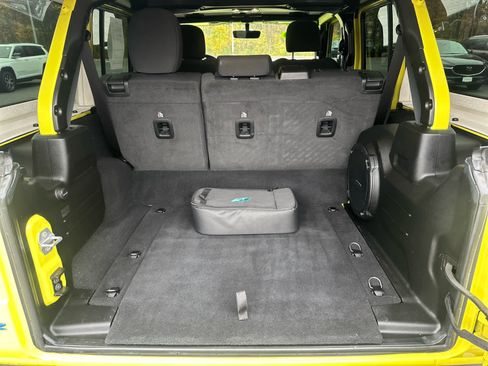 Used 2023 Jeep Wrangler Unlimited w/ Cold Weather Group image 34