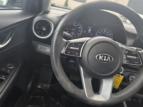 Used 2020 Kia Forte LXS FWD image 17