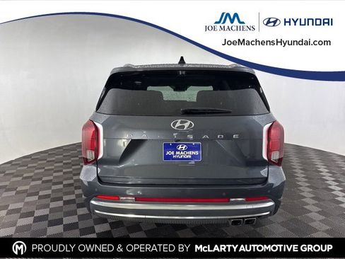 Used 2024 Hyundai Palisade Calligraphy image 8