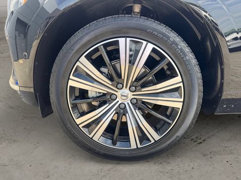 Certified 2023 Volvo XC60 B5 Plus w/ Climate Package AWD/4WD image 9
