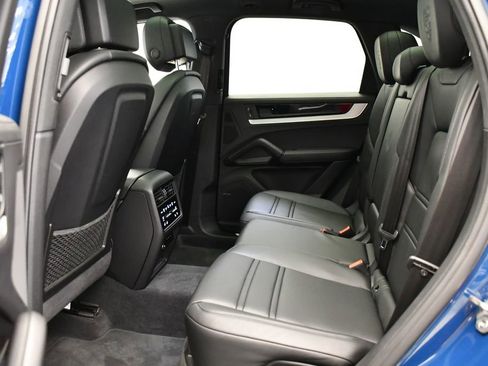 Used 2024 Porsche Cayenne S image 46