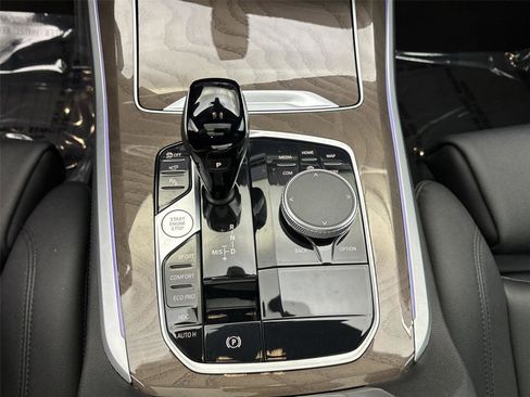 Used 2022 BMW X5 xDrive40i w/ Parking Assistance Package image 23