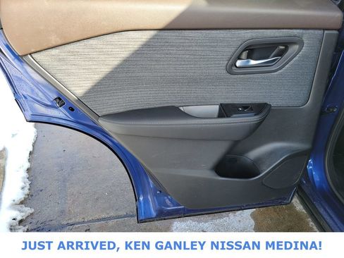 Certified 2023 Nissan Rogue SV image 16