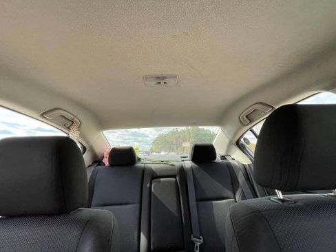 Used 2011 MAZDA MAZDA3 i Touring FWD image 32