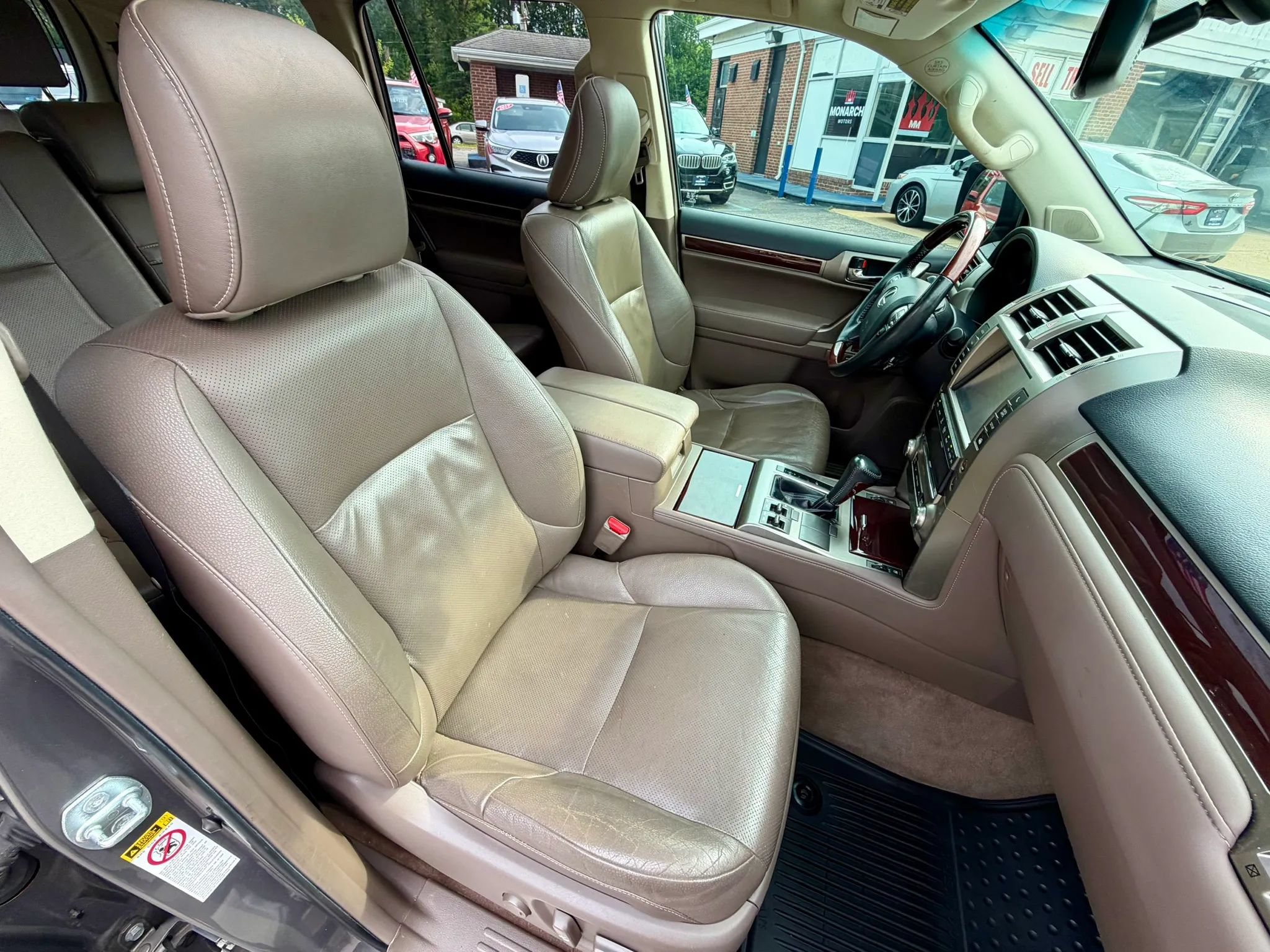 Used 2014 Lexus GX 460 w/ Premium Package AWD/4WD image 12